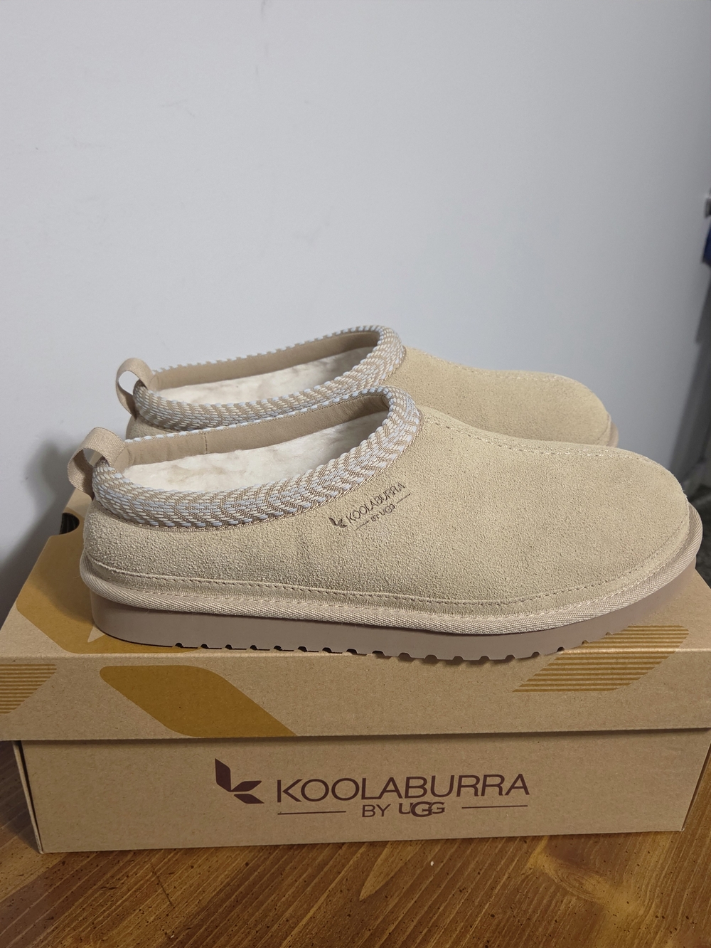 Koolaburra BY UGG WOMENS SIZE 10 Light Beige Suede Faux-Fur Slip-On Slippers